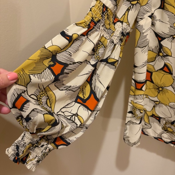 CAbi #3954 Sequel Yellow/Black Blouse - Size Medium - Picture 5 of 8